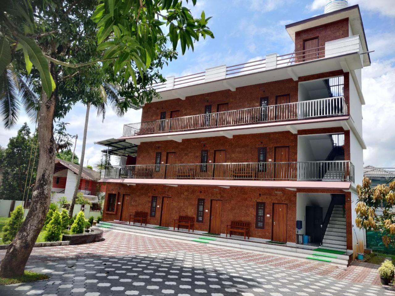Dolphin Enclave Service Studio Apartments Kalpetta Εξωτερικό φωτογραφία