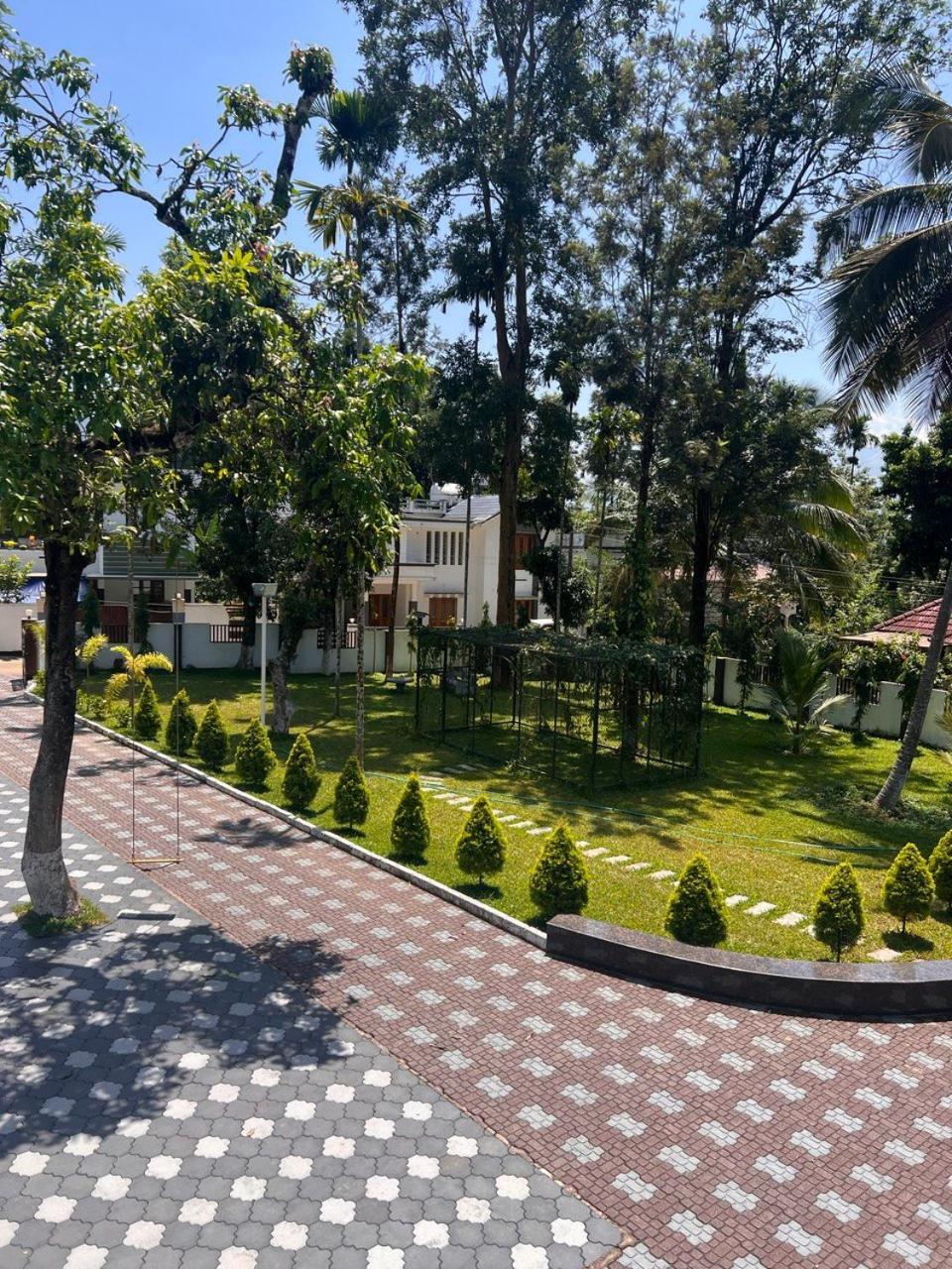 Dolphin Enclave Service Studio Apartments Kalpetta Εξωτερικό φωτογραφία